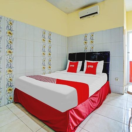 Oyo 90238 Hotel Nusantara 井里汶 外观 照片