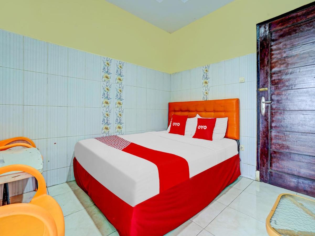 Oyo 90238 Hotel Nusantara 井里汶 外观 照片