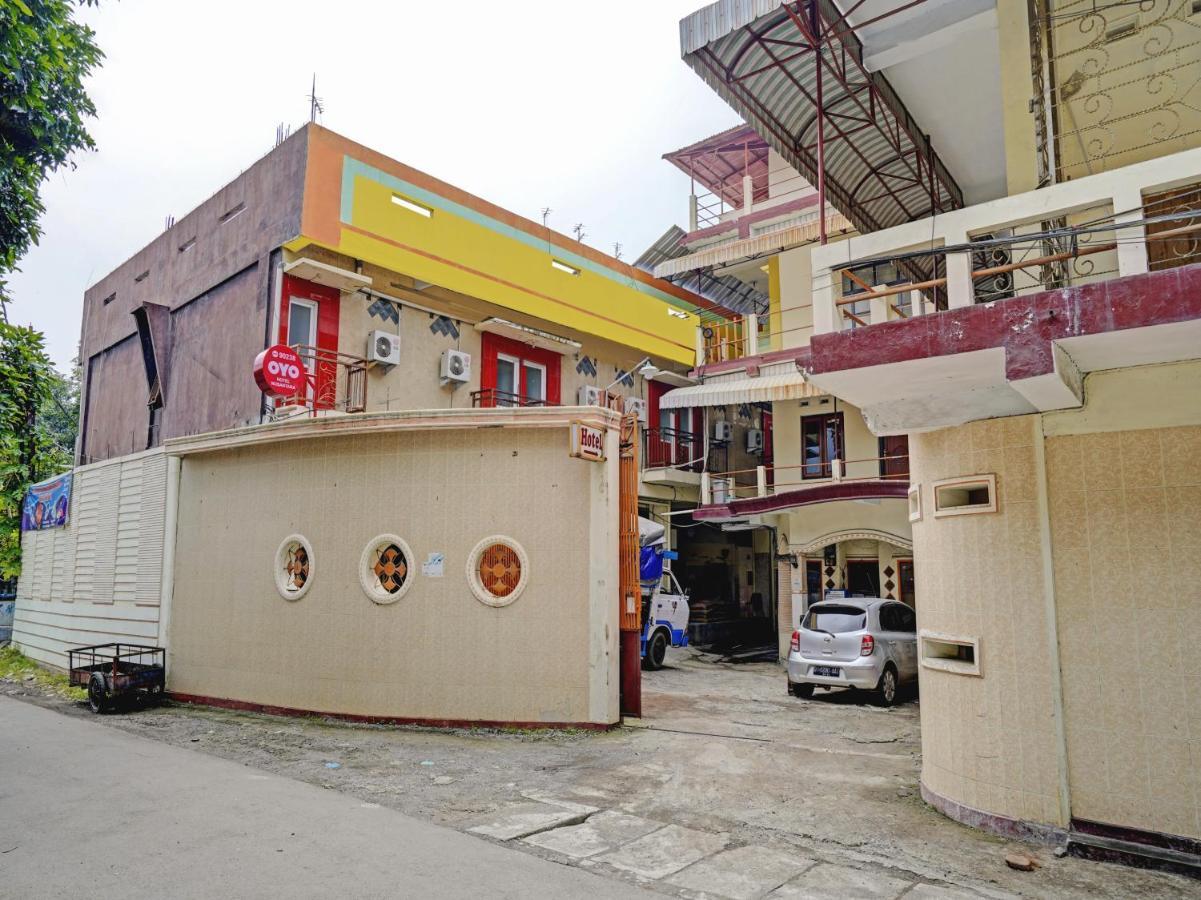 Oyo 90238 Hotel Nusantara 井里汶 外观 照片