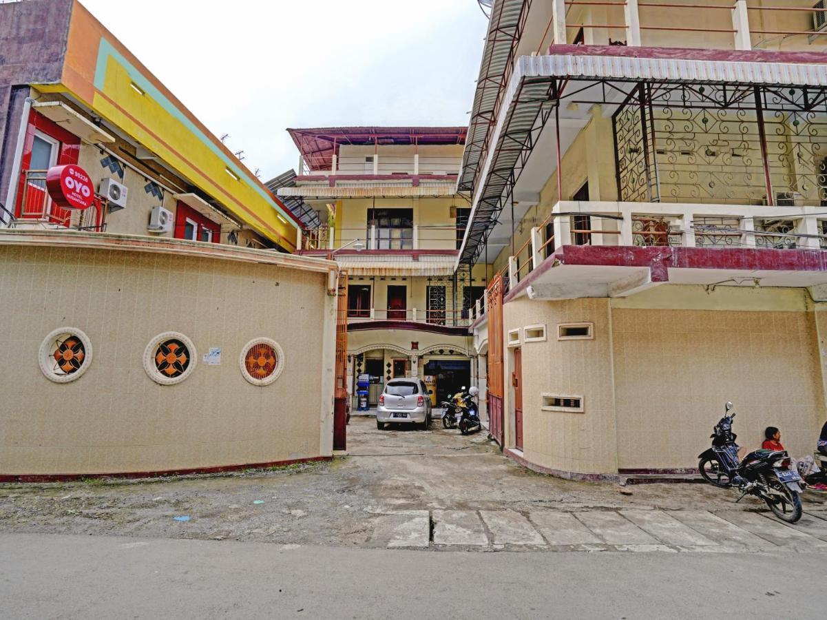 Oyo 90238 Hotel Nusantara 井里汶 外观 照片