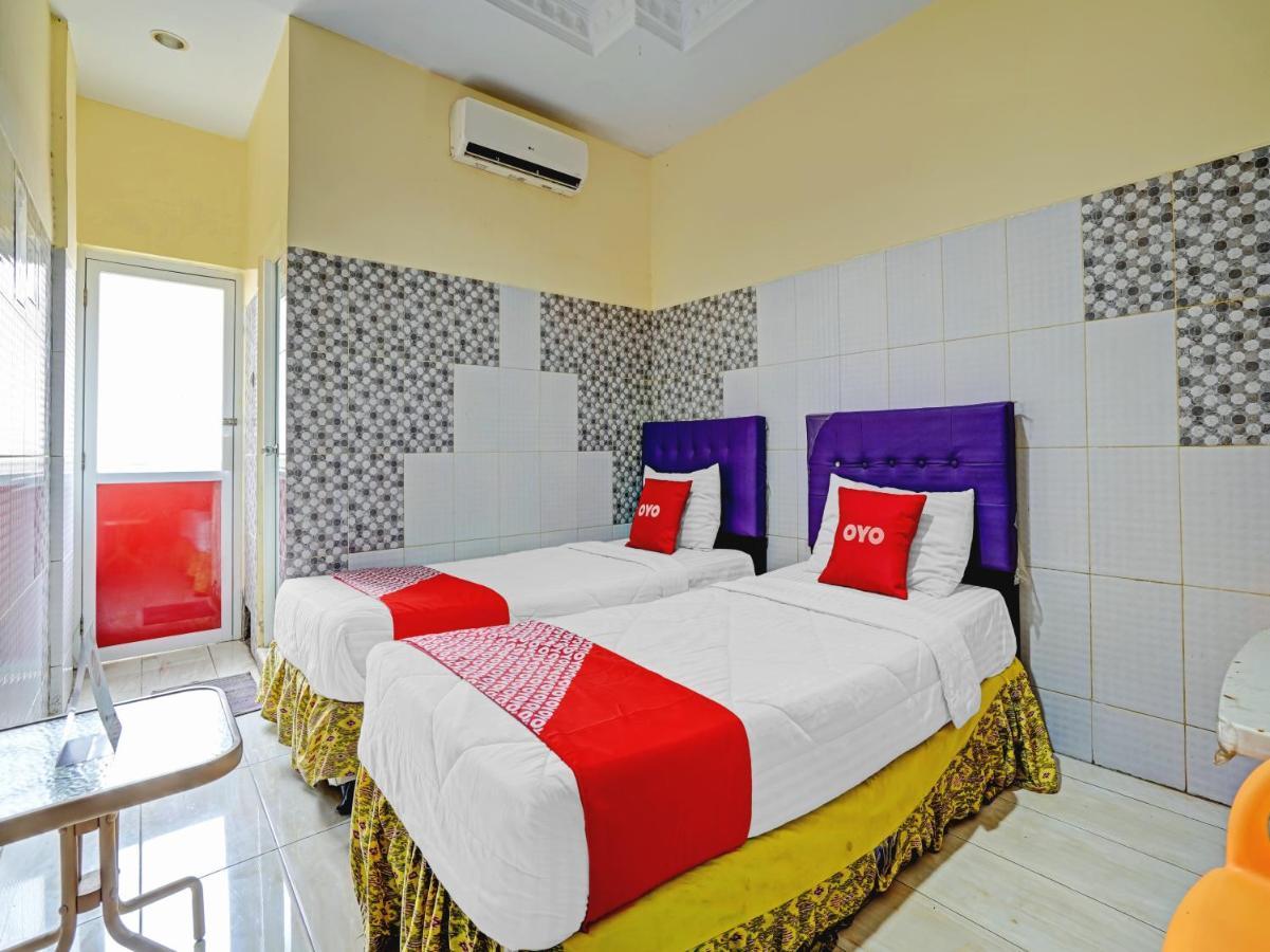 Oyo 90238 Hotel Nusantara 井里汶 外观 照片