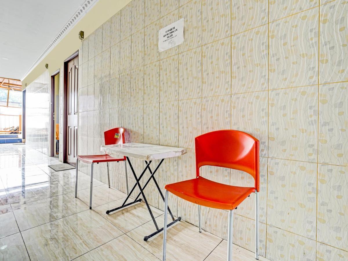 Oyo 90238 Hotel Nusantara 井里汶 外观 照片