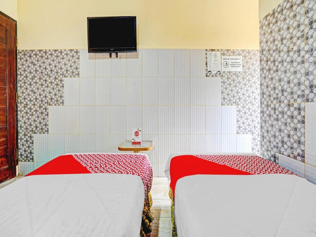 Oyo 90238 Hotel Nusantara 井里汶 外观 照片