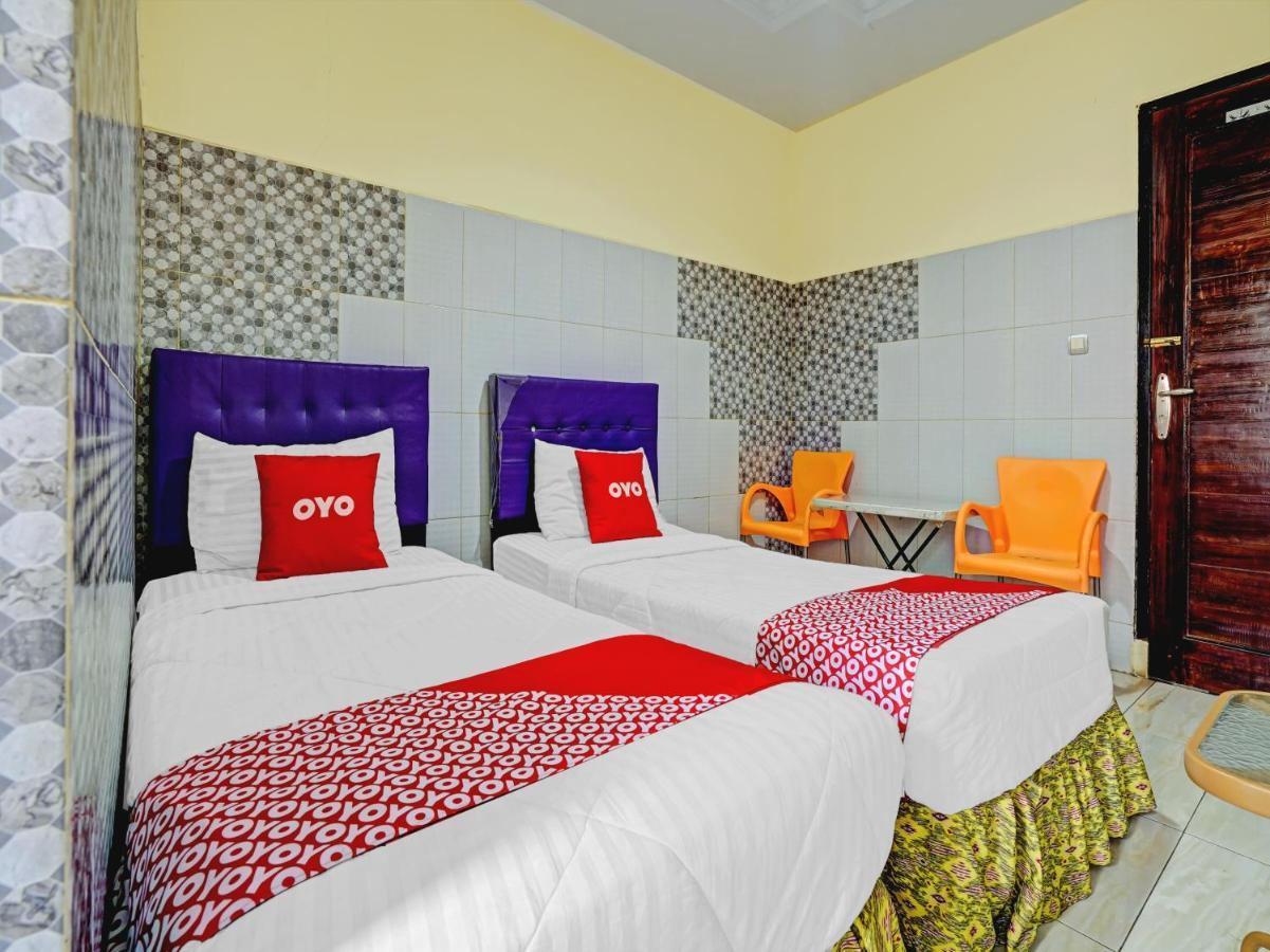 Oyo 90238 Hotel Nusantara 井里汶 外观 照片